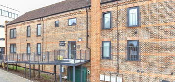 1 bedroom ground floor flat for sale