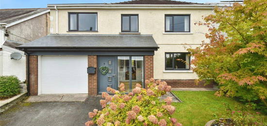 4 bed detached house for sale