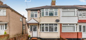 3 bedroom end of terrace house