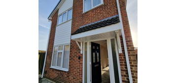 3 bed detached house to rent