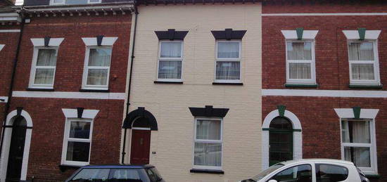 4 bedroom terraced house