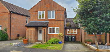 3 bedroom link detached house for sale