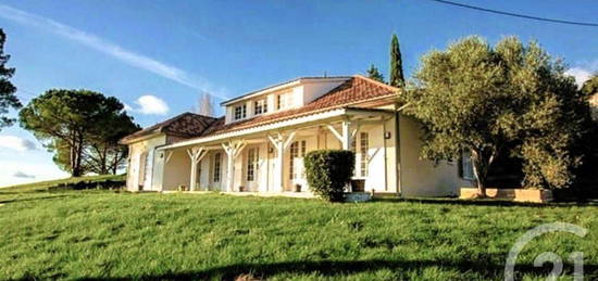 Villa 7 pièces 180 m²