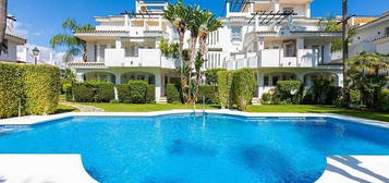 Piso en Los Naranjos - Las Brisas, Marbella