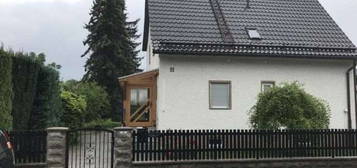 Für WG - Freistehendes Haus mit sechs Zimmern in München, Lerchenau