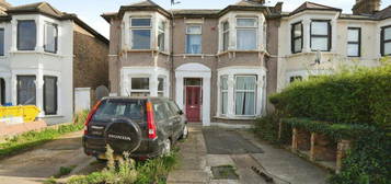 1 bedroom ground floor flat for sale