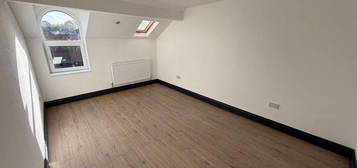 Flat to rent in Roundhay Road, Roundhay, Leeds LS8