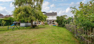 Exklusives Reihenendhaus mit Anbau in Feldrandlage in Karben