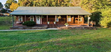 710 Back Valley Rd, Oliver Springs, TN 37840