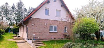 Schönes Haus in ruhiger Lage mit Pool und Solaranlage zu vermiete