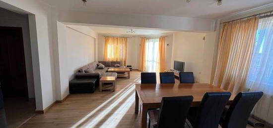 Apartament cu 4 camere.Zona Baneasa