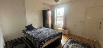 Terraced house to rent in Spalding Street, Leicester LE5