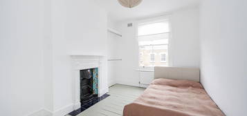 3 bed flat to rent