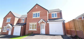 4 bed detached house to rent