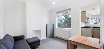 3 bed maisonette to rent