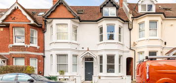 Flat to rent in Granville Road, Hove BN3