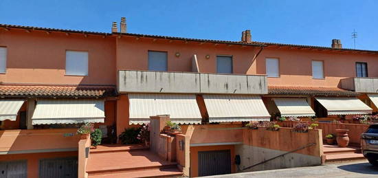 Casa indipendente in vendita in via Montecalvello, 28