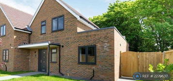 3 bedroom semi-detached house