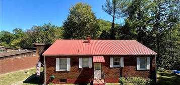 229 Victory Point, Logan, WV 25601