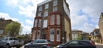 Flat to rent in Royal Road, Ramsgate CT11