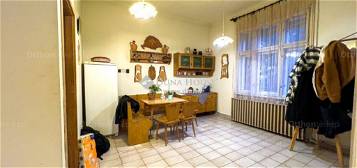 Eladó 6 szobás családi ház Régiakadémiatelepen, Budapest