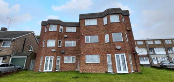 Flat to rent in The Quadrant, Houghton Regis LU5