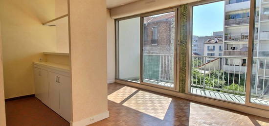 Studio  à vendre, 1 pièce, 28 m², Étage 3/6