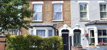 End terrace house to rent in Cavendish Road, London E4