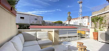 Sunny terrace in a chic duplex Apt