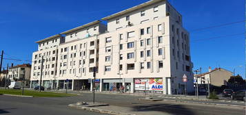 Appartement 3 pièces meublé avec loggia et parking