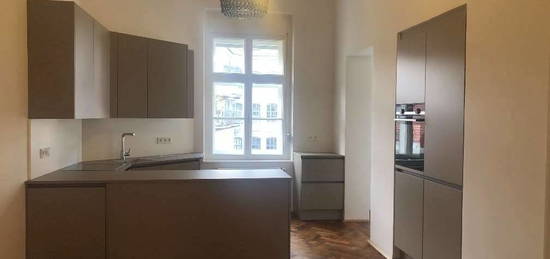 100m2 wunderschöne Altbauwohnung, 2. Stock, Balkon, Garten,