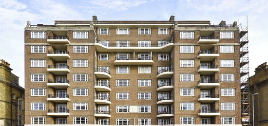 Flat to rent in Grand Avenue, Hove, East Sussex BN3