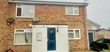 2 bedroom maisonette