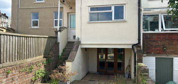 2 bed maisonette to rent