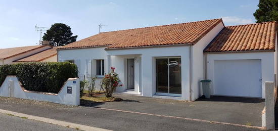 Maison  à louer, 5 pièces, 4 chambres, 125 m²