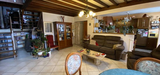 T4 triplex a vendre avec terrasse et garage