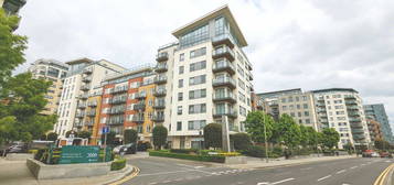 Flat to rent in Heritage Avenue, London NW9