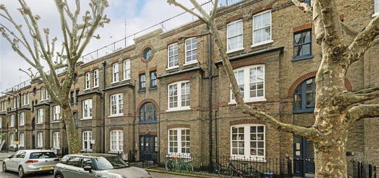 Flat to rent in Haberdasher Street, London N1