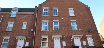 8 bedroom terraced house