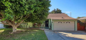 10251 Odell Ave, Sunland, CA 91040