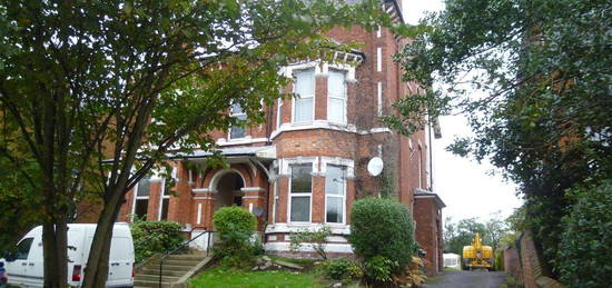 Flat to rent in Albert Road, Southport PR9