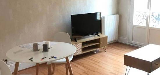 Appartement meublé  à louer, 3 pièces, 2 chambres, 50 m²