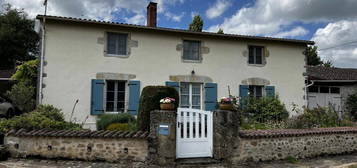 Grande maison indépendante de 5 chambres et 4 salles de bains avec vue sur la campagne