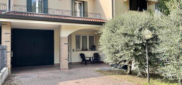 Villa a schiera comoda al centro