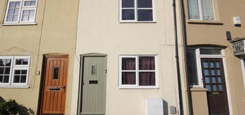 Terraced house to rent in Walton Road, Aylesbury HP21