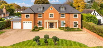 5 bed detached house for sale