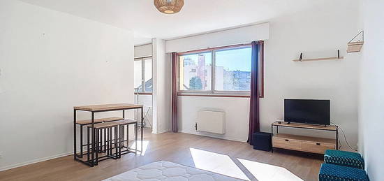 A louer PAU Secteur Centre-ville - Grand studio meublé de 35 m²