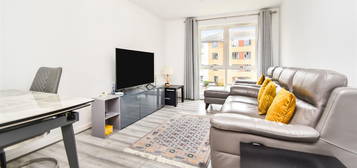 Flat to rent in Holden Road, Woodside Park N12