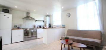 3 bed flat to rent