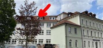 Schöne 2-Raum-Wohnung im DG mit Fahrstuhl auf der Dresdener Straße in Bischofswerda zu vermieten!